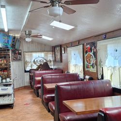 El Amigo - These are the booths in its small interior