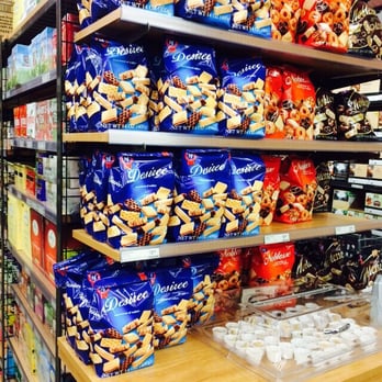 Bed Bath & Beyond - New section called Market World with food & international treats.   They offer free samples. - Kitchen & Bath Near Me - Vernon Hills, Illinois