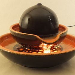 Töpferei Schwarz - 2-schaliger Kugelbrunnen braun-orange mit Beleuchtung