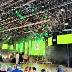 America Gardens Theatre - Hoobastank