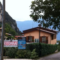 Residence Monte Gargnano - Zufahrt zum Hotel