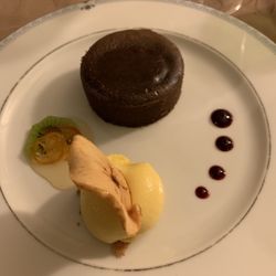 Au fil des Saisons - Tortino al cioccolato con gelato al mandarino e frutta