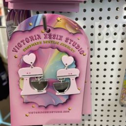 Earrings for the baker in your life, or yourself, lol! Earrings for the baker in your life, or yourself, lol!