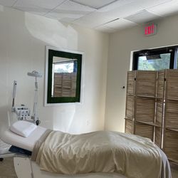 Brazilian Wax & Sugar Center - Facial Room