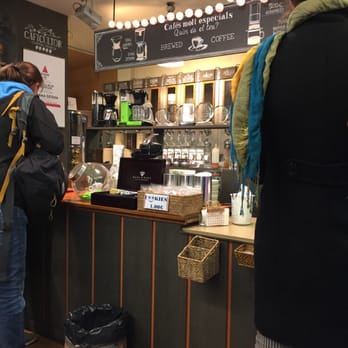 El Magnífico - Small little spot to grab a coffee. - Coffee & Tea Near Me - Barcelona, B El Magnífico - Small little spot to grab a coffee. - Coffee & Tea Near Me - Barcelona, B