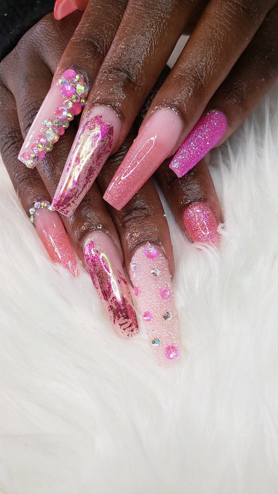 Nail Tastic Nails by MsNailz Logo