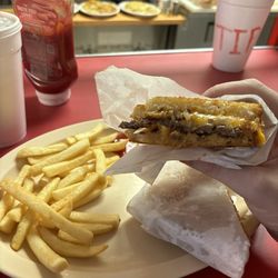 Meno's Burgers - Patty melt
