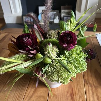 Moss Modern Flowers - One of her beautiful arrangements - Florists Near Me - Forest Park, Illinois
