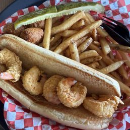 Stumpy's Shrimp Poboy - tasty