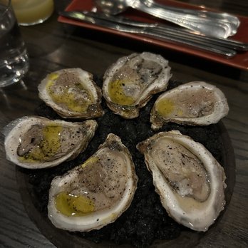 Roister - Oysters - New American Near Me - Chicago, Illinois Roister - Oysters - New American Near Me - Chicago, Illinois