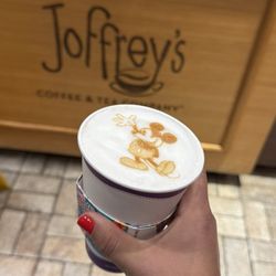 Tea Traders Cafe by Joffrey's - Carmel Latte with the mouse