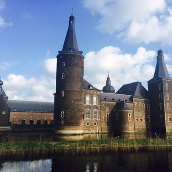 Kasteel Hoensbroek - Local Flavor Near Me - Hoensbroek, LI