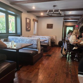 Brian's Landing Jamesville - Booths and tables - Breakfast & Brunch Near Me - Jamesville, New York Brian's Landing Jamesville - Booths and tables - Breakfast & Brunch Near Me - Jamesville, New York