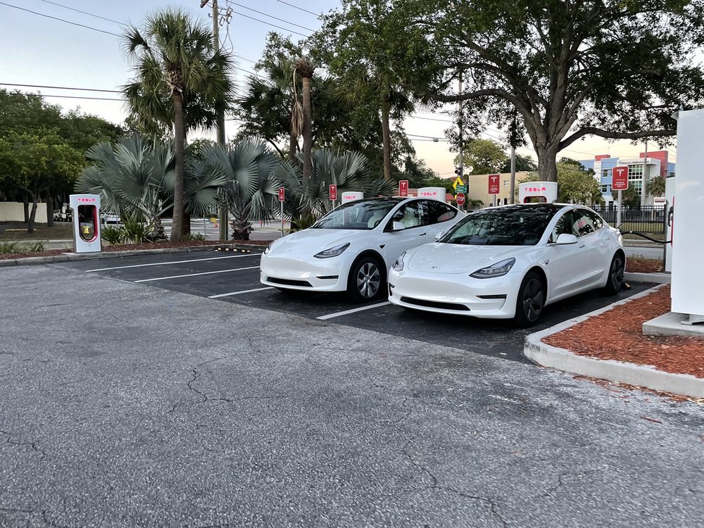 TESLA SUPERCHARGER WEST SWANN AVENUE Updated September 2024 2100
