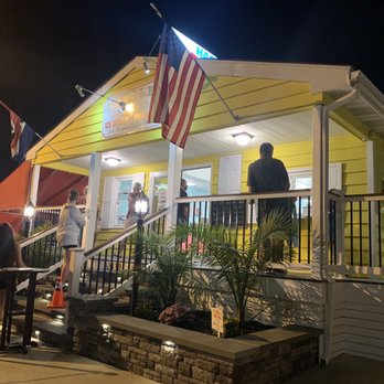 Hassles Ice Cream Parlor - Hassles is still kicking butt!! - Ice Cream & Frozen Yogurt Near Me - Wildwood, New Jersey