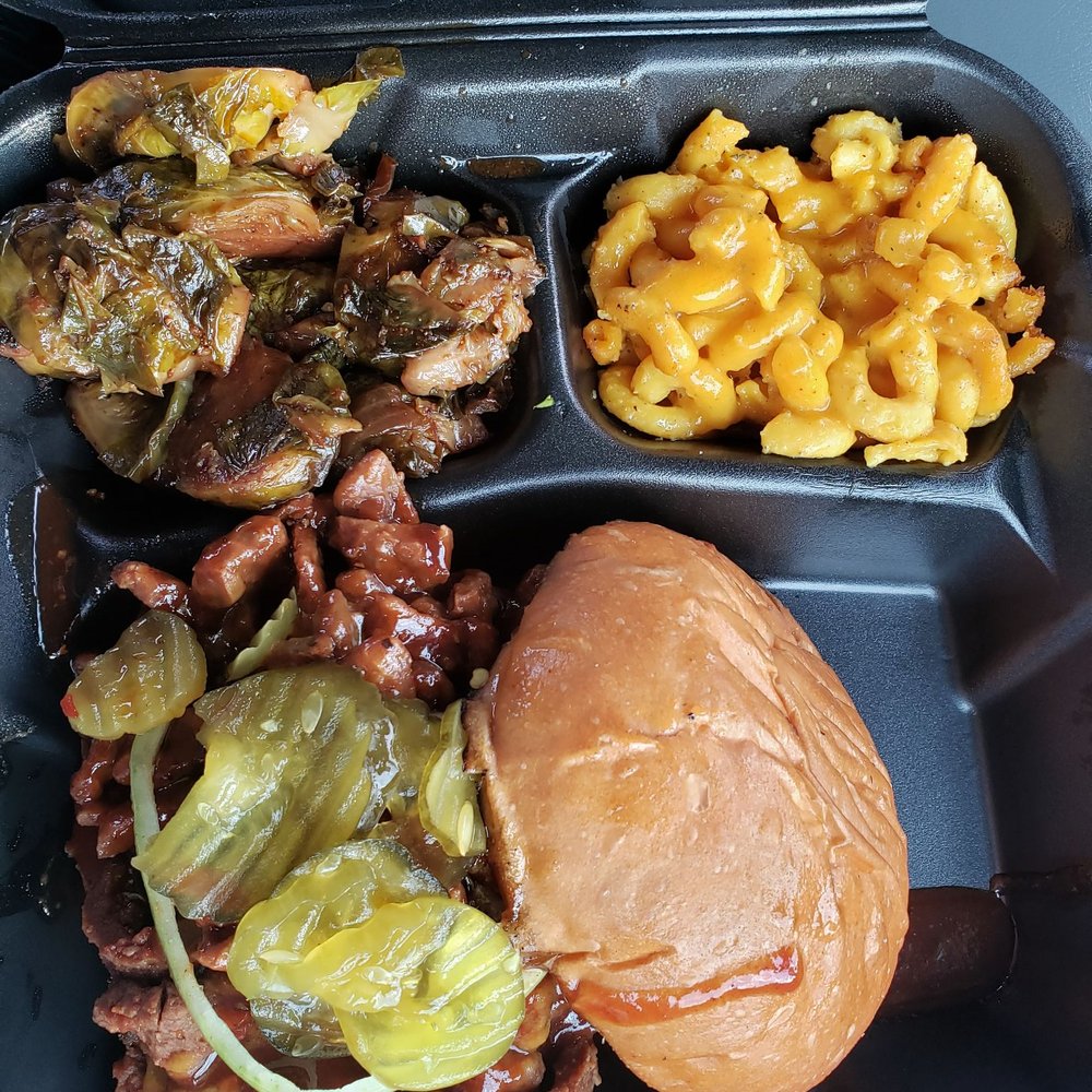 Houston Sauce Pit - Chopped Veef Sandwich Vegan Mac n Cheese Brussel Sprouts - Vegan Near Me - Houston, Texas