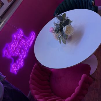 Chocolate Connects - Decor - Desserts Near Me - Brooklyn, New York