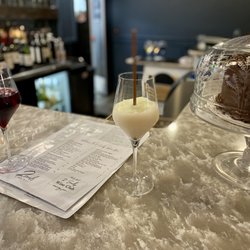 2 Souls Wine & Bourbon Bar - Bar side