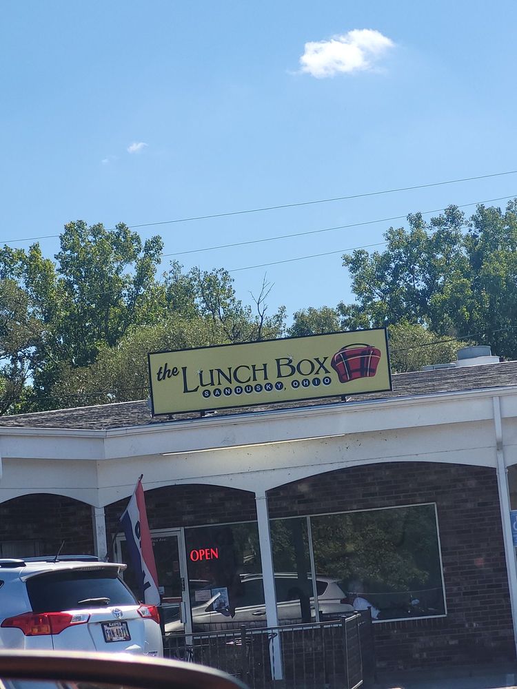 LUNCH BOX 3708 Columbus Ave, Sandusky, Ohio Breakfast & Brunch