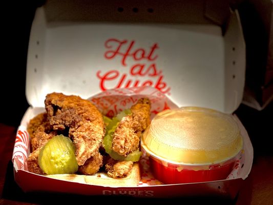 Original Clyde's Hot Chicken by null
