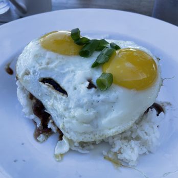 Castaway Cafe - Loco Moco - American Near Me - Lahaina, Hawaii Castaway Cafe - Loco Moco - American Near Me - Lahaina, Hawaii