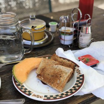 Fraser Park Restaurant - Breakfast & Brunch Near Me - Burnaby, British Columbia