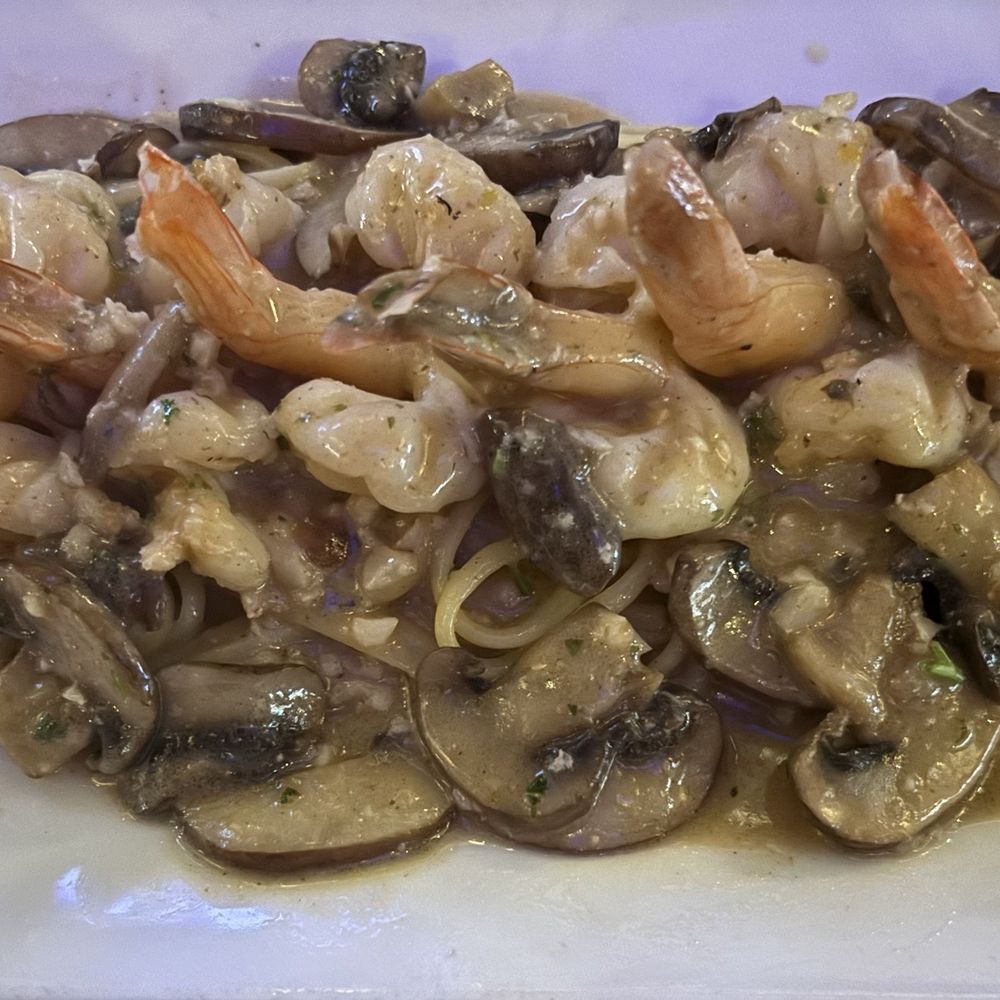 Rustica Ristorante - Gamberoni All' Aglio e Olio w/hongos - Italian Near Me - San Juan, Puerto Rico Rustica Ristorante - Gamberoni All' Aglio e Olio w/hongos - Italian Near Me - San Juan, Puerto Rico