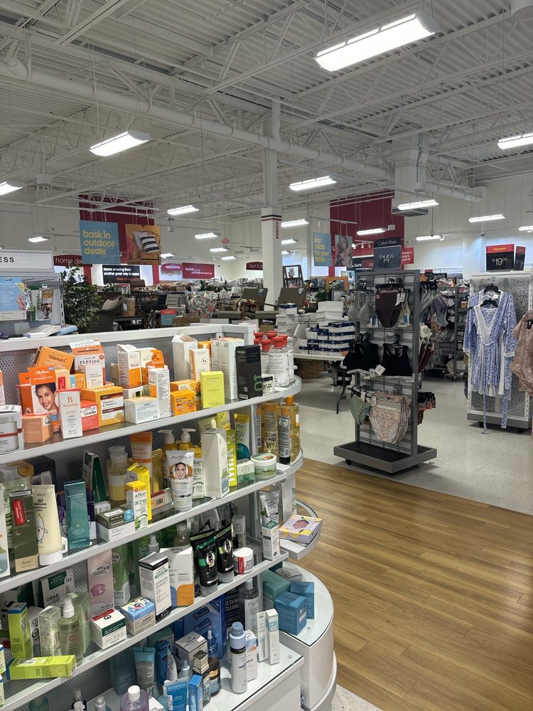 TJ MAXX - Updated May 2025 - N91 W16123 Falls Pkwy, Menomonee Falls, Wisconsin - Women's
