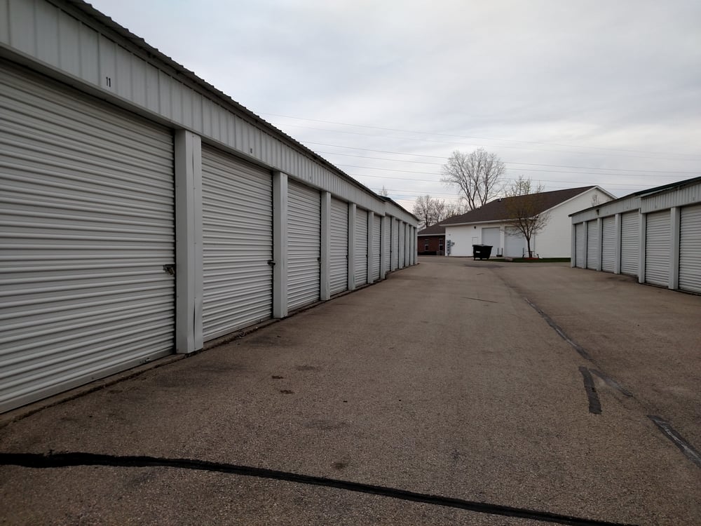 GABERT & RUSCH PROPERTIES Updated July 2024 1290 Osborn Ave, Oshkosh, Wisconsin Apartments