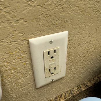 Baymont by Wyndham Crestview - Everything is dirty - Hotels Near Me - Crestview, Florida