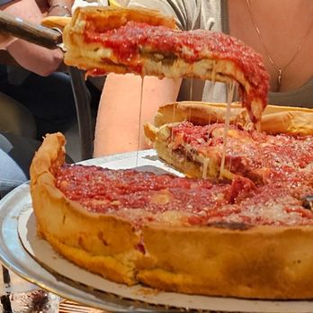 Giordano's - Deep dish - Pizza Near Me - Chicago, Illinois Giordano's - Deep dish - Pizza Near Me - Chicago, Illinois