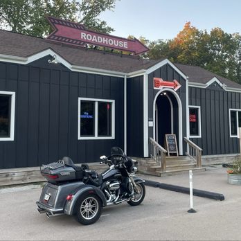 Red Arrow Roadhouse - Front view of the eatery - American Near Me - Union Pier, Michigan Red Arrow Roadhouse - Front view of the eatery - American Near Me - Union Pier, Michigan