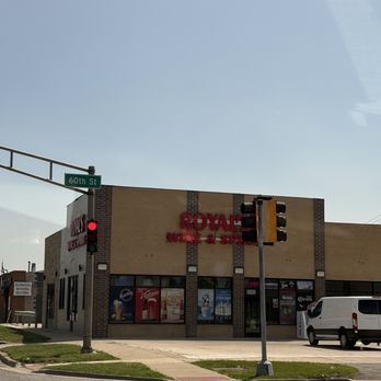 Royals Wine & Spirit - Outside - Beer, Wine & Spirits Near Me - Summit, Illinois Royals Wine & Spirit - Outside - Beer, Wine & Spirits Near Me - Summit, Illinois