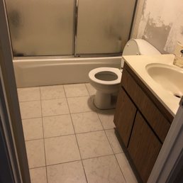 Before picture of main bathroom Before picture of main bathroom