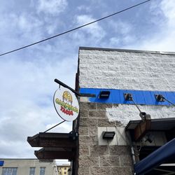 Carmelo's Tacos - Outside