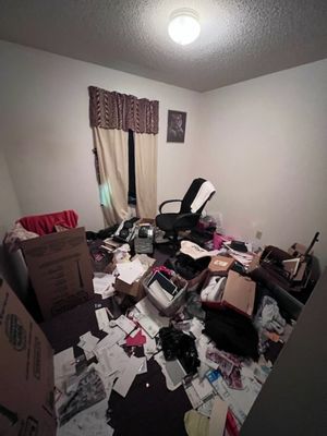 Home/Garage Cleanouts - Texoma Junk Removal has been providing the best services to Texoma and surrounding areas since June of 2022.Fair prices, superior quality and exceptional customer service are guaranteed when you work with us.