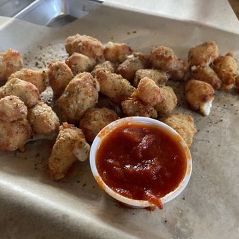 Crawford Brew Works - Fried Cheese Curds - Breweries Near Me - Bettendorf, Iowa Crawford Brew Works - Fried Cheese Curds - Breweries Near Me - Bettendorf, Iowa