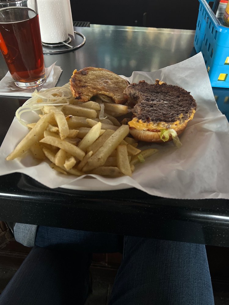 J’s Sports Bar And Grill