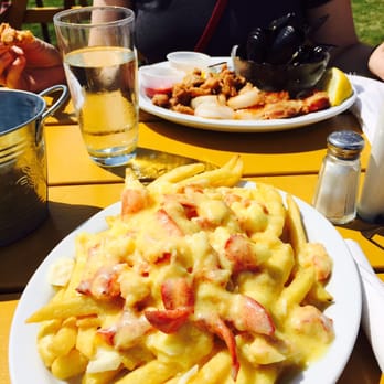 Four Mile Beach Inn - Lobster poutine awaits!! - Bed & Breakfast Near Me - Dingwall, Nova Scotia