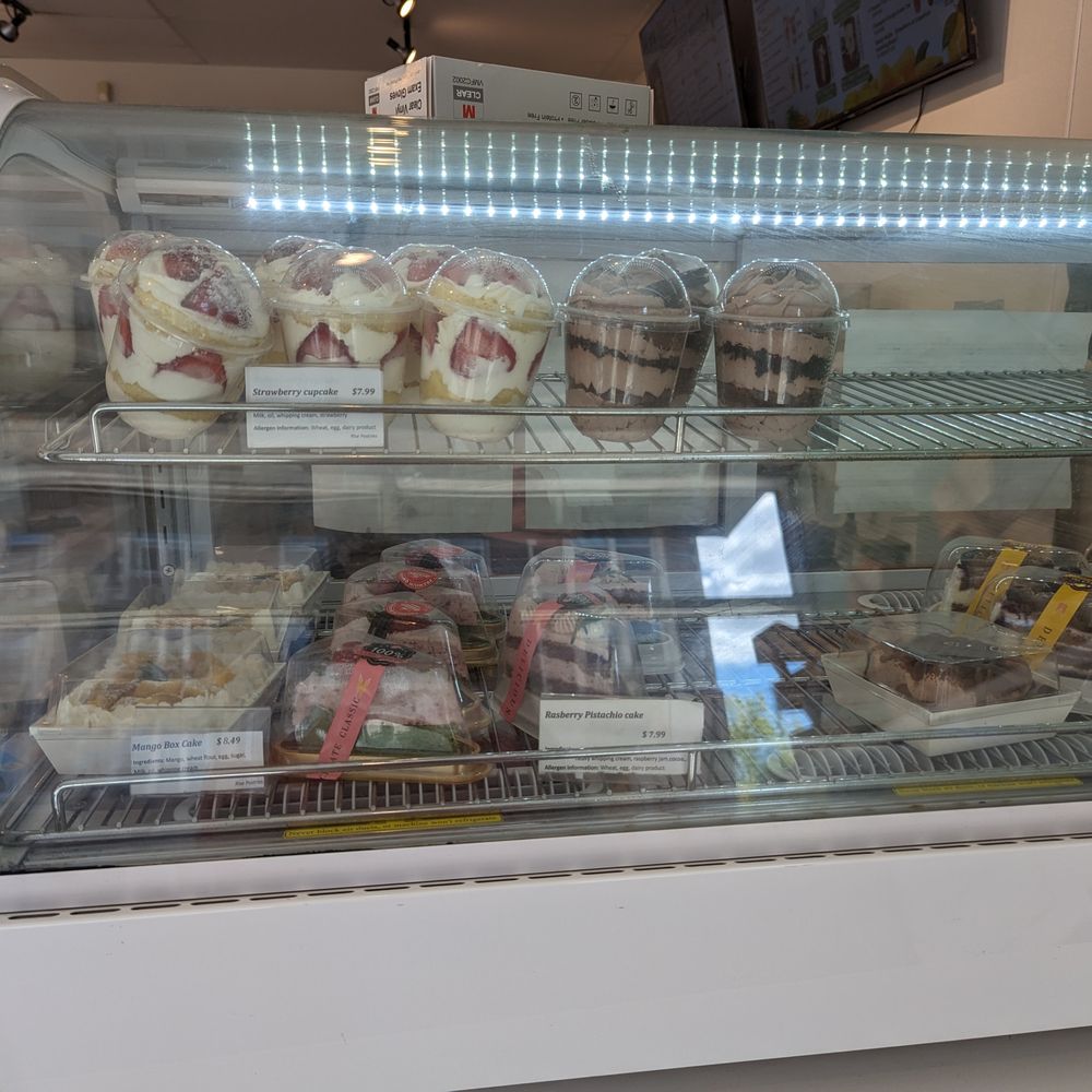 Elite Boba MKE - Dessert Case - Bubble Tea Near Me - Milwaukee, Wisconsin Elite Boba MKE - Dessert Case - Bubble Tea Near Me - Milwaukee, Wisconsin