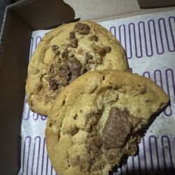 Insomnia Cookies - Chocolate Peanut Butter Cup