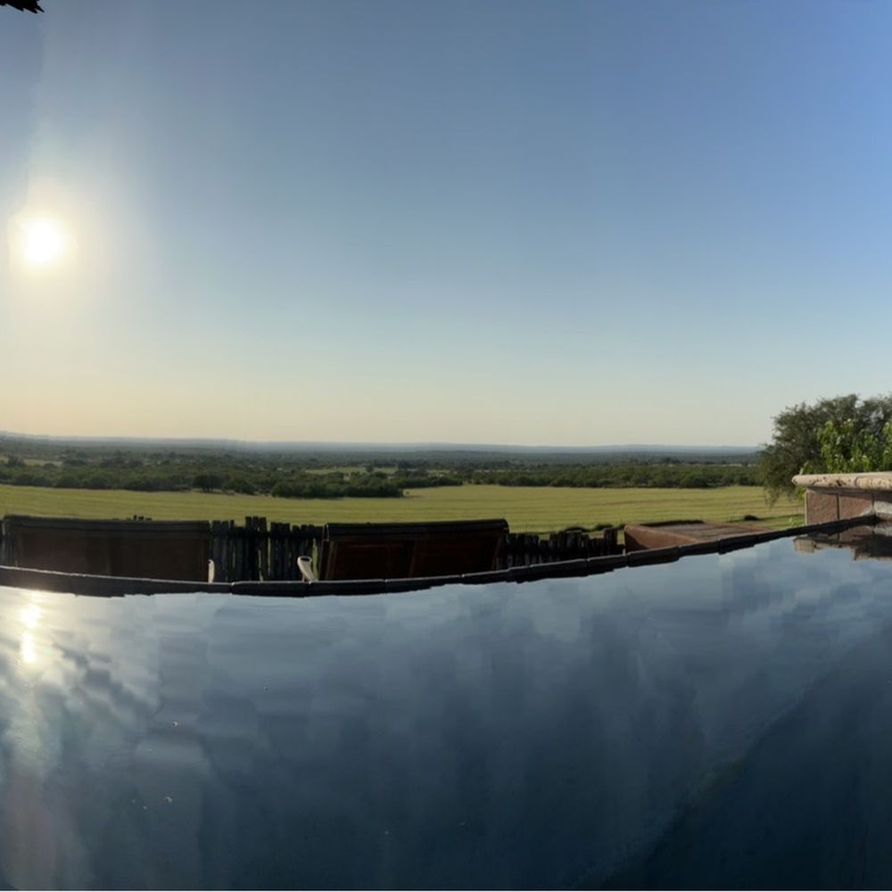 Tres Lunas Resort - Bed & Breakfast Near Me - Mason, Texas