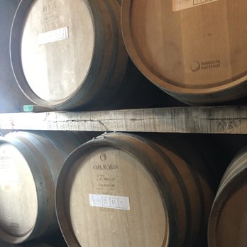 Vinos LT - Barrels aging - Wineries Near Me - Guadalupe, BCN