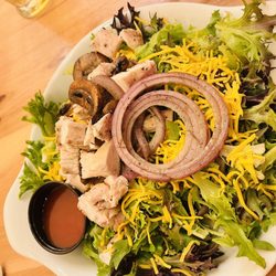 Badlands Saloon & Grille - Grilled chicken salad-