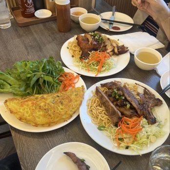 Ben Tre - Garlic Noodles & Banh Xeo - Vietnamese Near Me - San Francisco, California