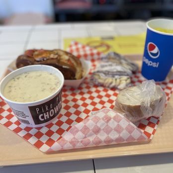 Pike Place Chowder - New England Clam Chowder with a Maine Lobster Roll - Seafood Near Me - Seattle, Washington Pike Place Chowder - New England Clam Chowder with a Maine Lobster Roll - Seafood Near Me - Seattle, Washington
