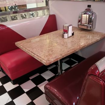 The Great Grill - Booth and jukebox - Diners Near Me - Burbank, California The Great Grill - Booth and jukebox - Diners Near Me - Burbank, California