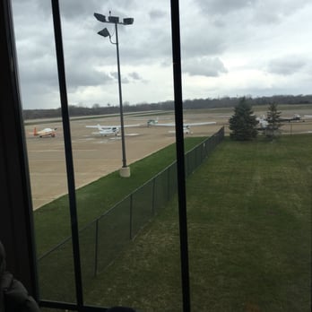 Pilot Pete's - American Near Me - Schaumburg, Illinois