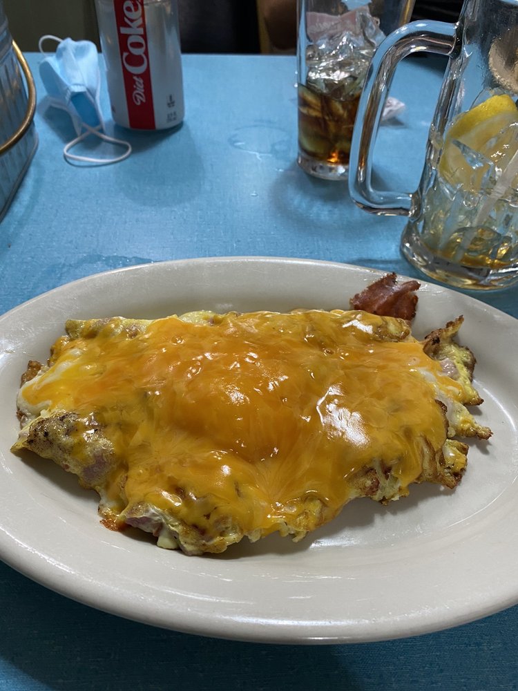 CHILI JOHN’S CAFE Updated May 2024 34 Photos & 41 Reviews 223 Front St, Beaver Dam