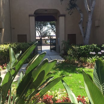 Nogal Feliz - Garden - Apartments Near Me - Tustin, California